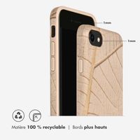 Selencia Aurora Coque Fashion iPhone SE (2022 / 2020) / 8 / 7 - ﻿Coque durable - 100 % recyclée - Earth Leaf Beige