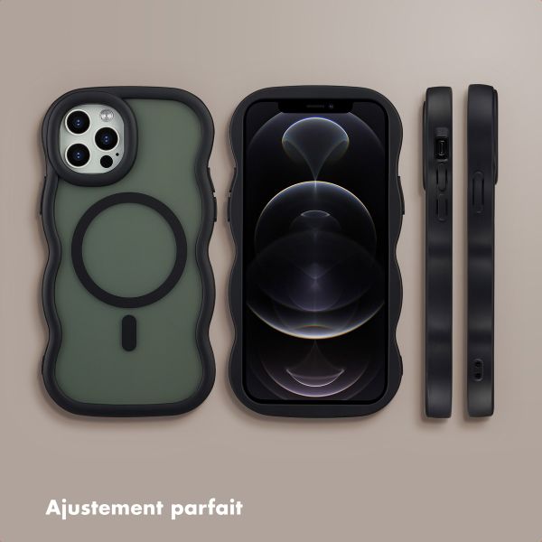 Selencia Coque arrière Wavy avec MagSafe Apple iPhone 12 (Pro) - Noir