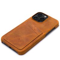 Wachikopa Coque Full Wrap C.C. avec 2 porte-cartes iPhone 15 Pro - Camel