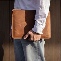Accezz Leather Pochette ordinateur Apple MacBook 13 pouces - Cognac