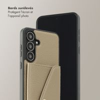 Selencia Coque de télephone Sera avec cordon et porte-cartes enveloppe Samsung Galaxy S25 FE - Taupe
