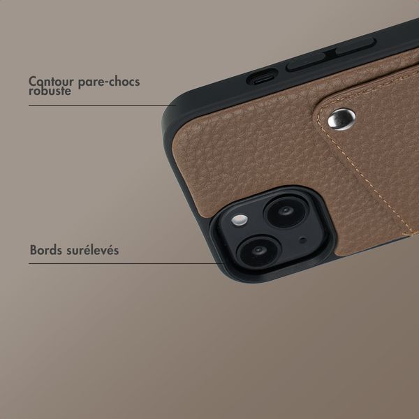 Selencia Coque Riva avec porte-cartes Apple iPhone 15 - Mocha Brown
