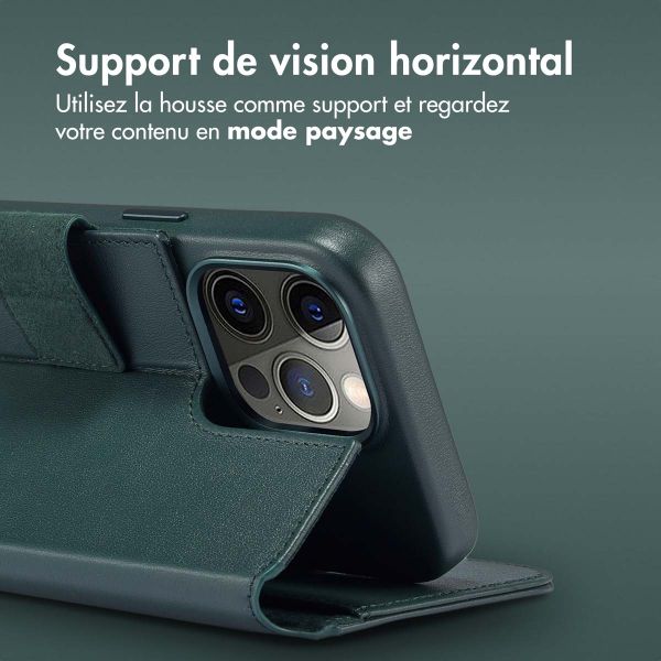 Accezz Étui de télephone portefeuille en cuir 2-en-1 avec MagSafe Apple iPhone 15 Pro Max - Cedar Green