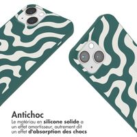 imoshion Coque design en silicone avec cordon Apple iPhone 13 - Petrol Green Groovy