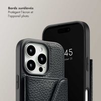 Selencia Coque à cordon avec porte-cartes enveloppe Sera iPhone 16 Pro - Noir