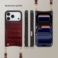 Selencia Coque de télephone Nova Croco avec cordon et porte-cartes Apple iPhone 17 Pro - Burgundy