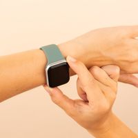 imoshion Bracelet en silicone⁺ Apple Watch Series 1 t/m 9 / SE (38/40/41 mm) | Series 10 / 11 (42 mm) - Taille S/M - Pine