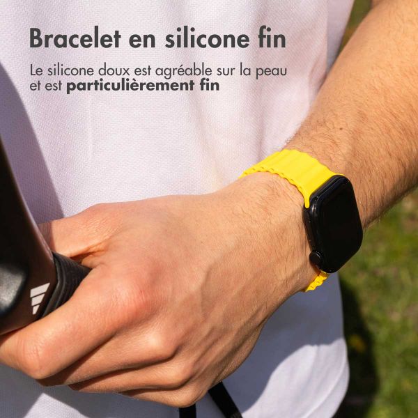 imoshion Bracelet Athletic en silicone Apple Watch Series 1 t/m 11 / SE / Ultra (44/45/46/49 mm) - Jaune