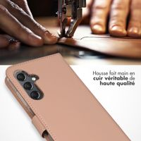 Selencia Étui de téléphone portefeuille en cuir véritable Samsung Galaxy A25 (5G) - Dusty Pink