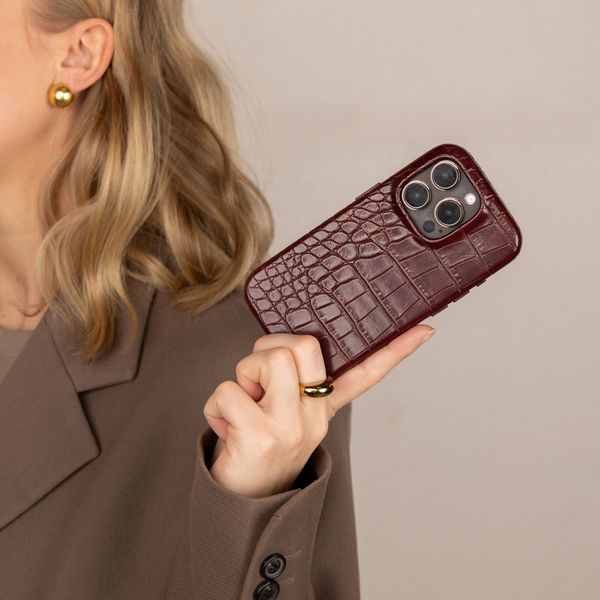 Selencia Coque arrière Croco avec MagSafe Apple iPhone 16 - Burgundy
