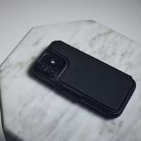 Decoded Portefeuille détachable 2 en 1 en cuir MagSafe Apple iPhone 17 - Chocolate Brown