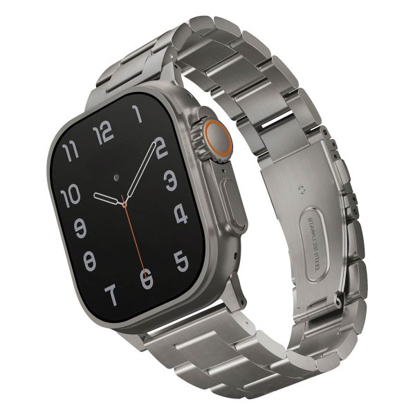 Uniq Osta Bracelet en Acier avec Maillons Auto-Ajustables Apple Watch Series 1 á 10 / SE / Ultra (2) (44/45/46/49 mm) - Titanium Silver