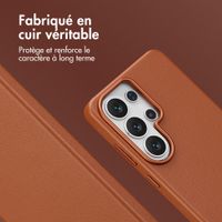 Accezz Coque arrière en cuir avec MagSafe Samsung Galaxy S26 Ultra - Sienna Brown