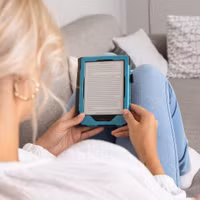 imoshion Étui de liseuse portefeuille en cuir végan Kobo Sage / Tolino Epos 3 - Bleu clair