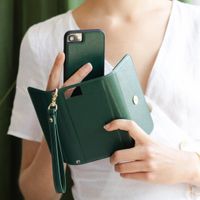 Selencia Pochette amovible en cuir végétalien Eny iPhone 11 - Vert