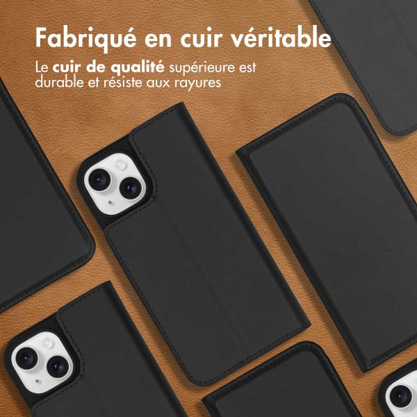 Accezz Étui de télephone Slim Folio en cuir de qualité supérieure Apple iPhone 15 - Noir
