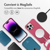 imoshion Coque arrière Color avec cordon amovible et MagSafe Apple iPhone 14 Pro Max - Raspberry