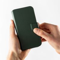 Accezz Étui de téléphone portefeuille en cuir 2-en-1 avec MagSafe Apple iPhone 14 - Cedar Green