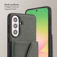 Selencia Coque de télephone Sera avec cordon et porte-cartes enveloppe Samsung Galaxy A57 (5G) - Sage Green