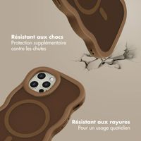 Selencia Coque arrière Wavy avec MagSafe Apple iPhone 12 (Pro) - Mocha Brown