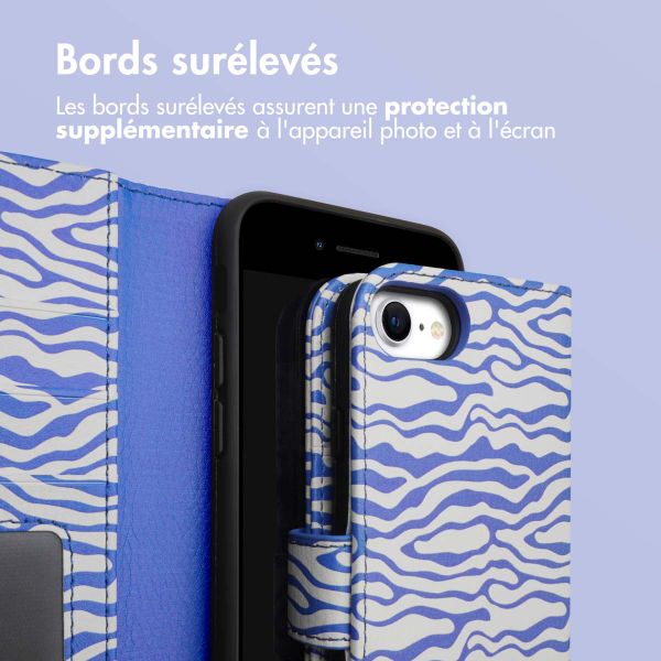 imoshion ﻿Étui de téléphone portefeuille Design iPhone SE (2022 / 2020) / 8 / 7 / 6(s) - White Blue Stripes