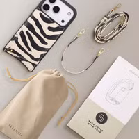 Selencia Coque de télephone Nova avec cordon et porte-cartes Apple iPhone 17 Pro - Zazzy Zebra