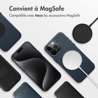 Accezz Coque arrière en cuir avec MagSafe iPhone 15 Pro Max - Nightfall Blue