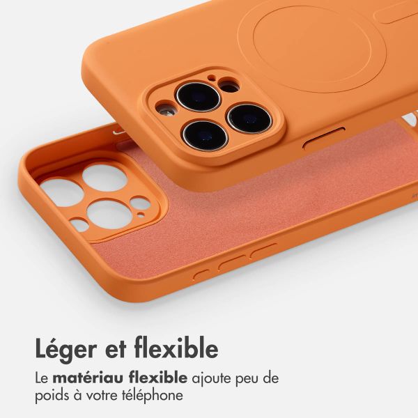 imoshion Coque Couleur avec MagSafe Apple iPhone 15 Pro Max - Neon Orange
