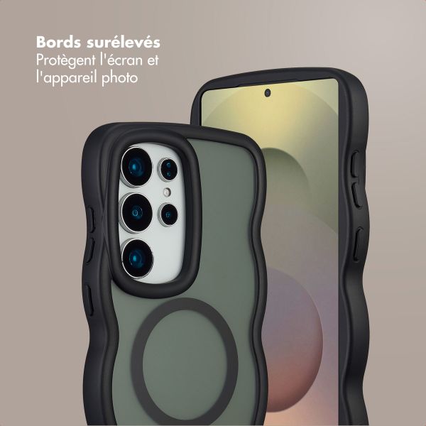 Selencia Coque arrière Wavy avec MagSafe Samsung Galaxy S25 Ultra - Noir