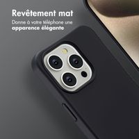 imoshion Coque arrière Color avec cordon amovible et MagSafe Apple iPhone 15 Pro - Noir
