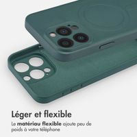 imoshion Coque Couleur avec MagSafe Apple iPhone 15 Pro Max - Vert foncé