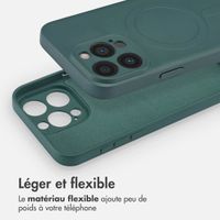 imoshion Coque Couleur avec MagSafe iPhone 15 Pro Max - Vert foncé