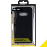 Accezz Coque Liquid Silicone Samsung Galaxy S10e - Noir