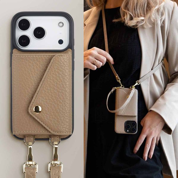 Selencia Coque de télephone Sera avec cordon et porte-cartes enveloppe Apple iPhone 17 Pro - Taupe