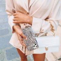 Pr2461_almond_latte_schuinaanzicht_fr_FR_2