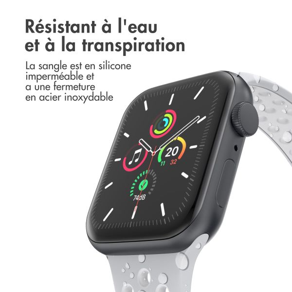 imoshion Bracelet sport⁺ Apple Watch Series 1 á 9 / SE (38/40/41 mm) | Series 10 / 11 (42 mm) - Taille S/M - Pure Platinum & White