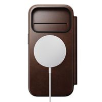 Nomad Étui de style livre folio moderne en cuir Horween avec MagSafe Apple iPhone 17 Pro - Rustic Brown