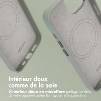 Accezz Coque arrière en cuir avec MagSafe Apple iPhone 15 - Light Grey