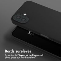 Selencia Coque silicone avec cordon amovible iPhone 16 - Noir