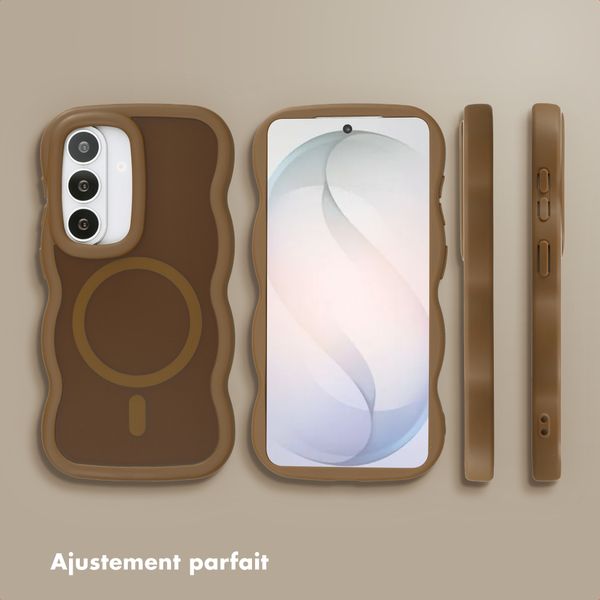 Selencia Coque arrière Wavy avec MagSafe Samsung Galaxy S26 - Mocha Brown