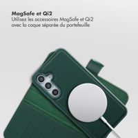 Selencia Étui portefeuille amovible Olyn avec MagSafe Samsung Galaxy A35 / A55 - Vert