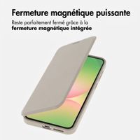 imoshion Bookcase transparente avec MagSafe Samsung Galaxy A57 (5G) - Beige