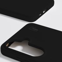 iDeal of Sweden Coque en silicone avec MagSafe Samsung Galaxy S26 - Noir