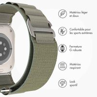 imoshion Bracelet en nylon Alpine Apple Watch Series 1 t/m 11 / SE / Ultra (44/45/46/49 mm) - Olive Green