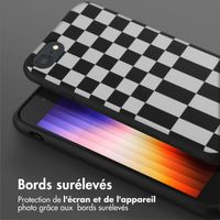 Selencia ﻿Coque design en silicone avec cordon amovible iPhone SE (2022 / 2020) / 8 / 7 - Irregular Check Black