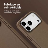Accezz Coque arrière en cuir avec MagSafe Apple iPhone 17 Pro Max - Marron café