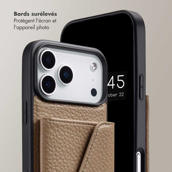 Selencia Coque de télephone Sera avec cordon et porte-cartes enveloppe Apple iPhone 17 Pro Max - Taupe