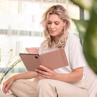 imoshion Slim Hard Sleepcover Amazon Kindle (2024) / Amazon Kindle (2022) 11th gen - Rose Dorée