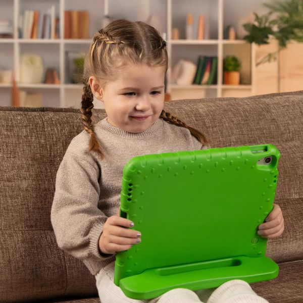 imoshion Coque kidsproof avec poignée Samsung Galaxy Tab A11 / A9 8.7 pouces - Vert