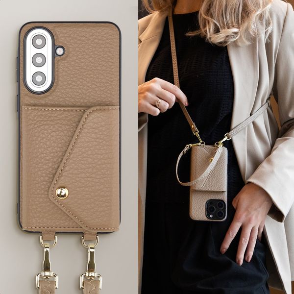Selencia Coque de télephone Sera avec cordon et porte-cartes enveloppe Samsung Galaxy A57 (5G) - Taupe